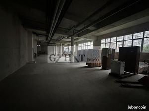 Local industriel 600 m²