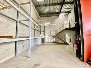 Local bureaux 180 m²