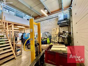 Local industriel 360 m²