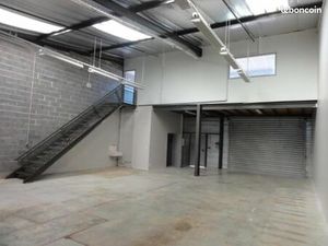 Local industriel 190 m²