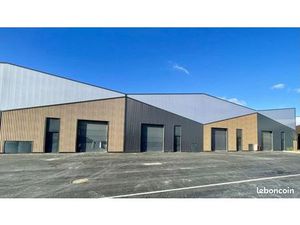 Local industriel 263 m²