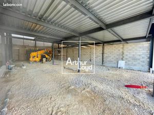 Local industriel 500 m²