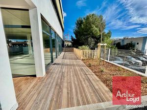 Local commercial 306 m²