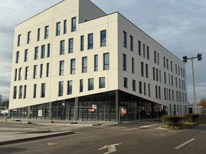 Bethune (62) - a louer cellules commerciales/ activite/bureaux