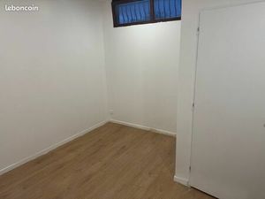Bureau 15 m² – 520 CC – Tout inclus – Gare Villeneuve-le-Roi à pied