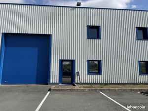 Local industriel 445 m²