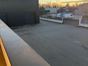 Local commercial/depot 585m2