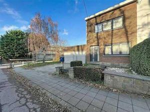 Maison unifamiliale avec 2 garages