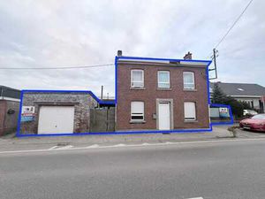 SPACIEUSE MAISON FAMILIALE AVEC GARAGE ET TERRAIN