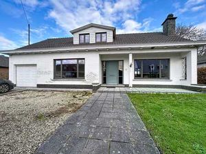 Magnifique villa 4 chambres avec jardin et deux garages