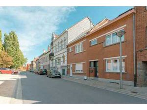 Maison Rénovée avec Jardin Ensoleillé à Woluwe