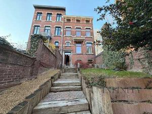? SUPERBE MAISON À LIÈGE – 3 LOGEMENTS - Entièrement Rénové