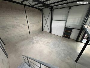 Local 200 m² RIORGES