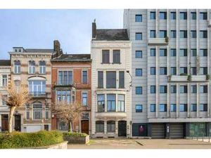 Maison de maître de caractère au centre de Charleroi