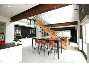 Maison 6 pièces 235 m²