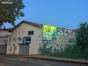 Bâtiment à louer possible licence 4