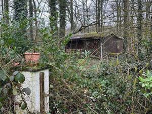 Parcelle de terrain avec pavillon (ruine) à Philippeville