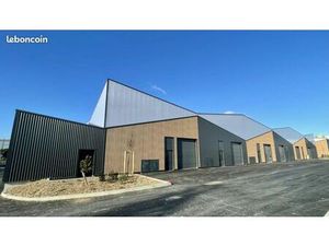 Local industriel 117 m²