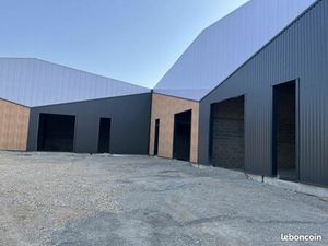 Local industriel 281 m²