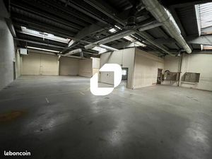 Local d'activité 2 082 m²