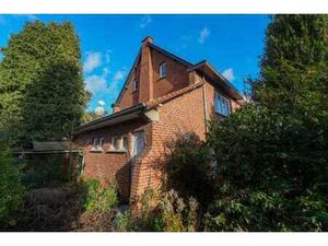 Maison d'habitation avec jardin située à Clabecq