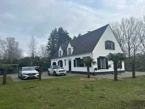 Villa sur très grand et beau terrain