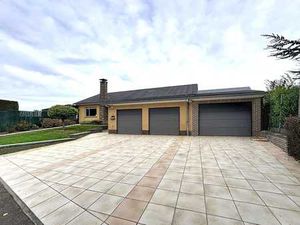 Villa unique en son genre avec piscine intérieure !