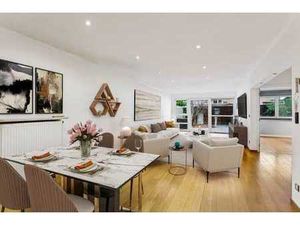 Appartement au rez-de-chaussée avec une grande terrasse et