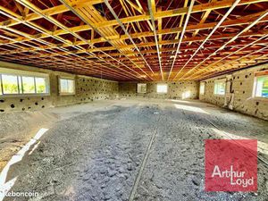 Local industriel 640 m²