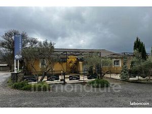 Local 227 m² Moulès-et-Baucels