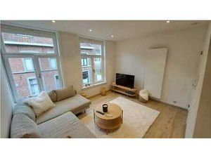 Gerenoveerd duplex-appartement te huur vlakbij de Coupure...