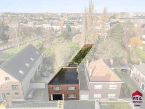 Maison à rénover avec immense terrain dans le centre d'Alost