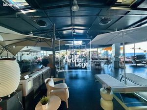 Local commercial 840 m²