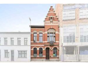 Maison de maître au centre de Baasrode