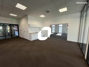 Bureaux 1 448 m²