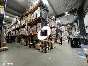 Local d'activité 4 228 m²