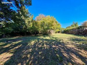 Terrain 190 m² Louvres