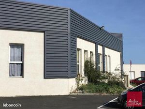 Bureaux 674 m²