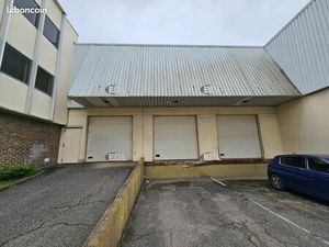 Local bureaux 965 m²