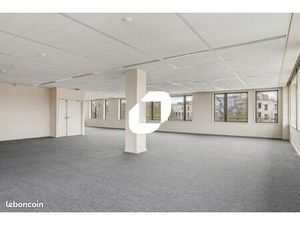 Bureaux 102 m²