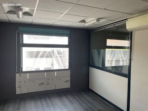 Local bureaux 157 m²