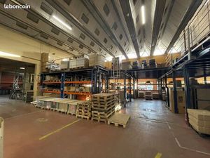 Local industriel 2 691 m²