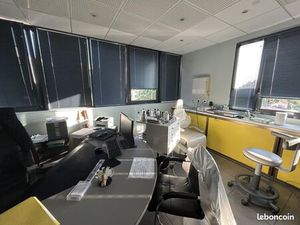 Bureaux 200 m²