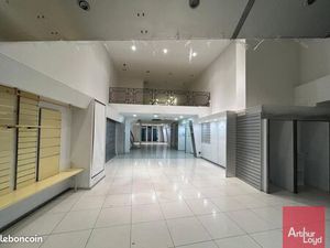 Local commercial 357 m²