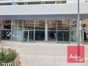 Local commercial 527 m²