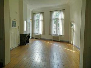 Appartement rénové spacieux en style art-déco  centre ville