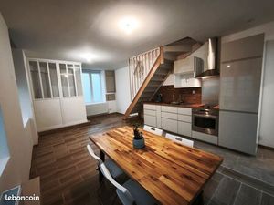 Maison avec cour 3 chambres entièrement rénovée