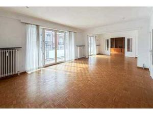 SAINT-GILLES  à proximité de la place du Châtelain