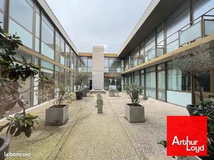 Bureaux 182 m²