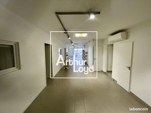 Local bureaux 150 m²